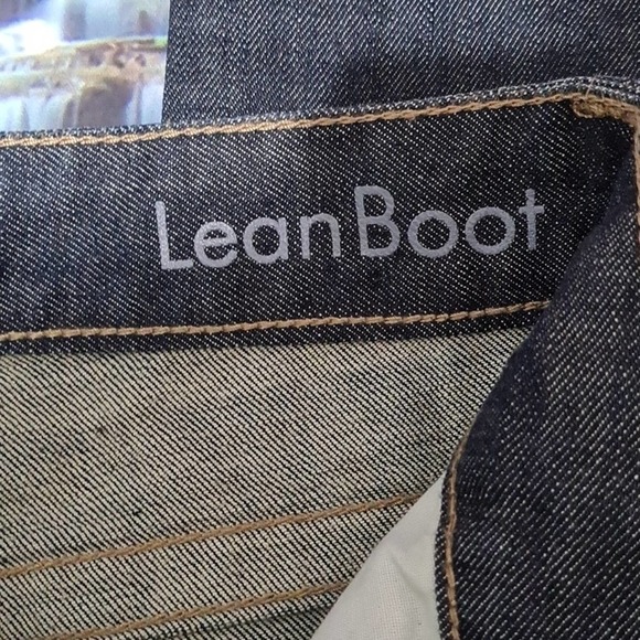 Calvin Klein Lean Bootcut Jeans Size 8 NWT - Picture 4 of 7